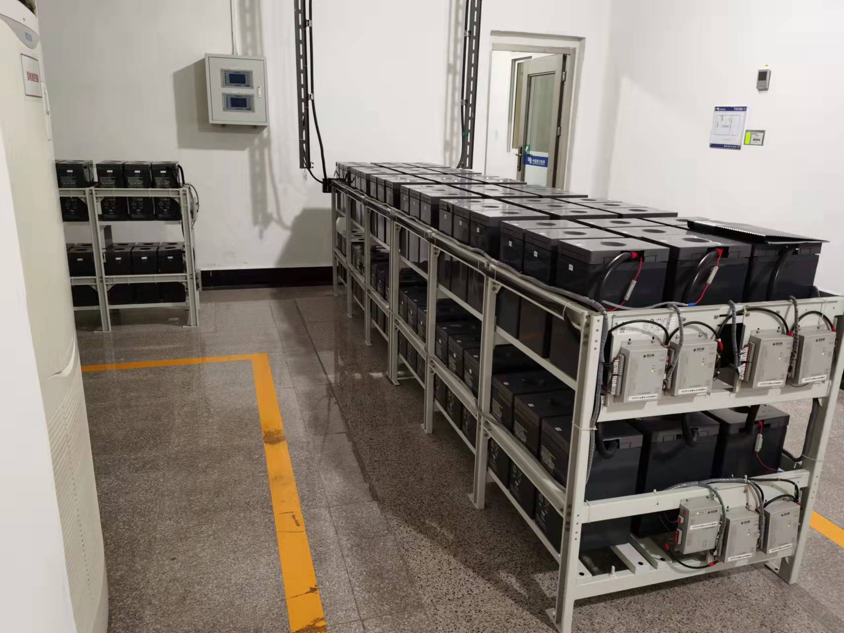 YY易游ups电源如何根据主机功率和待机时间计算电池容量？